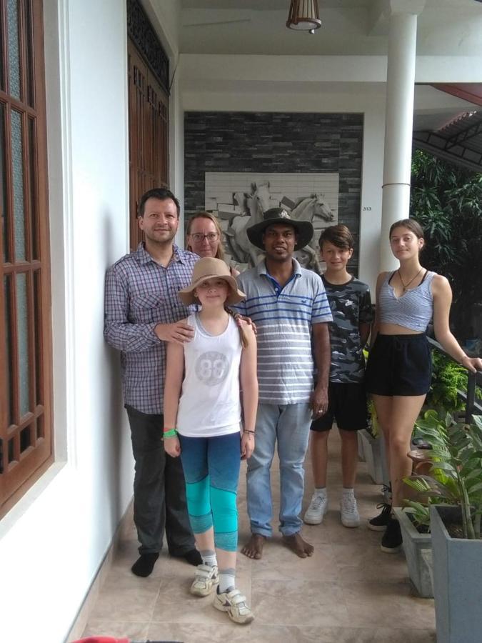Mahaweli King'S Villa Kandy Ngoại thất bức ảnh