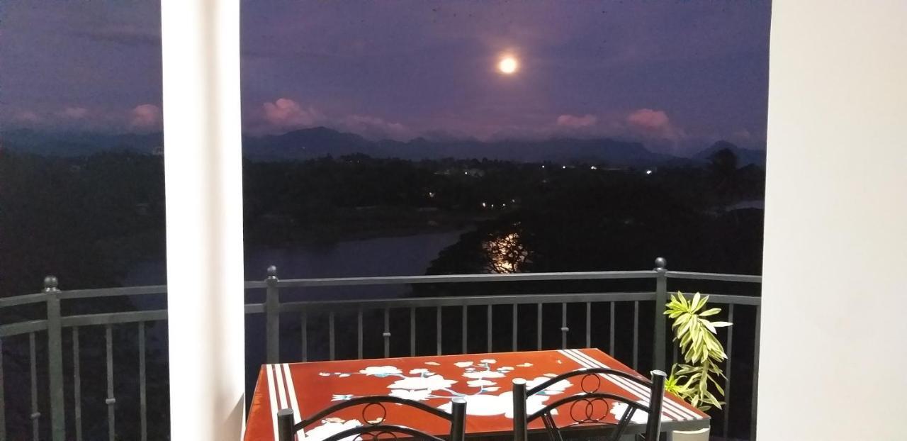 Mahaweli King'S Villa Kandy Ngoại thất bức ảnh