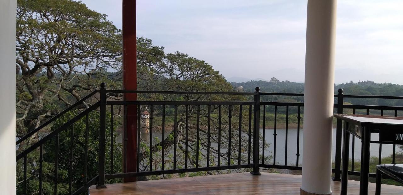 Mahaweli King'S Villa Kandy Ngoại thất bức ảnh