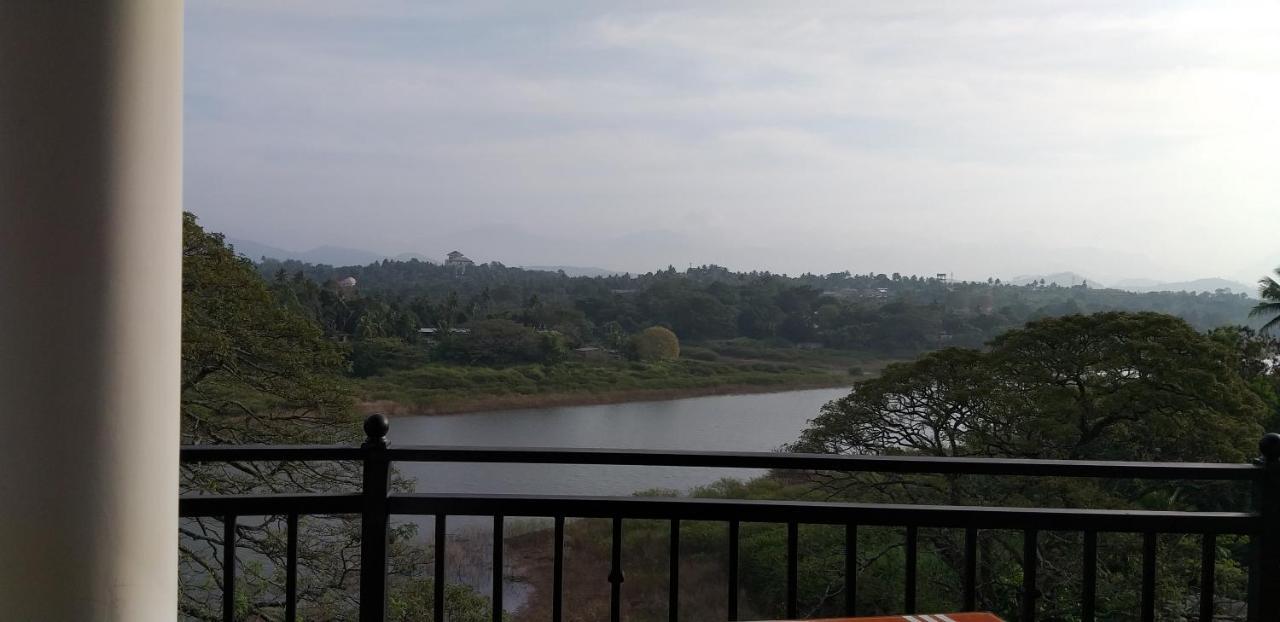 Mahaweli King'S Villa Kandy Ngoại thất bức ảnh